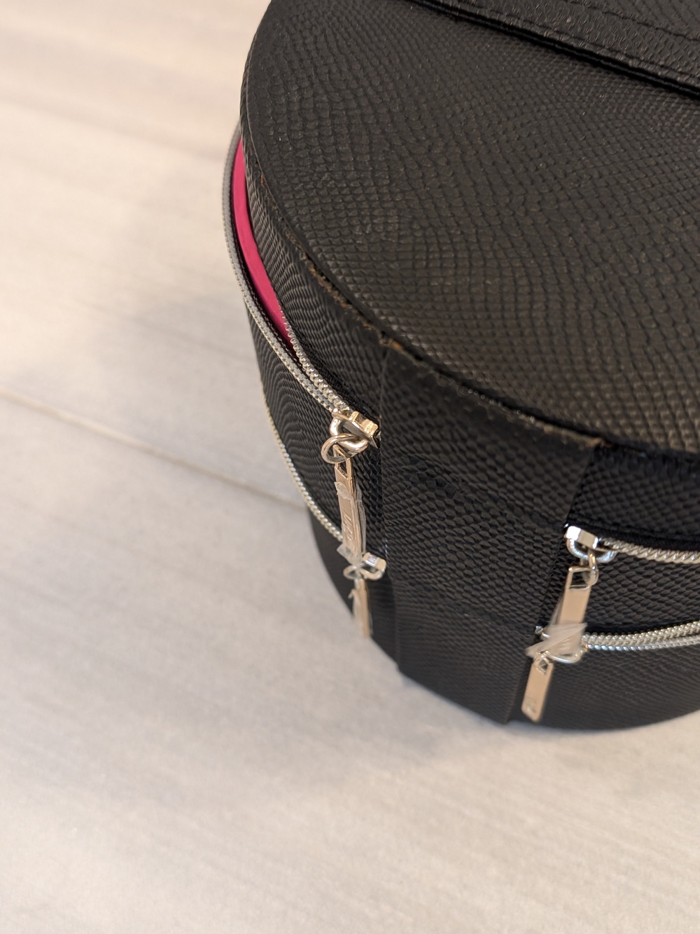Lancome Black Round Double-Zip Jewelry/Accessory Case - Picture 3 of 4